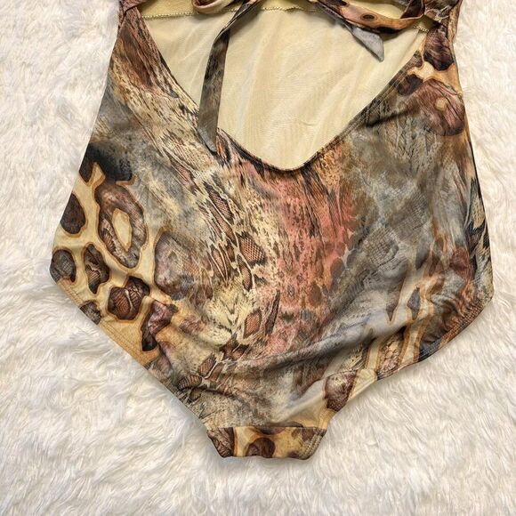 It Figures Sea Queen Snake Print One Piece Swimsuit - Picture 6 of 8